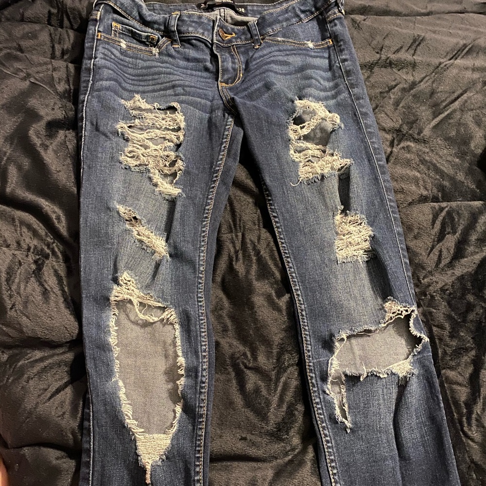Hollister capris destroyed dark wash denim